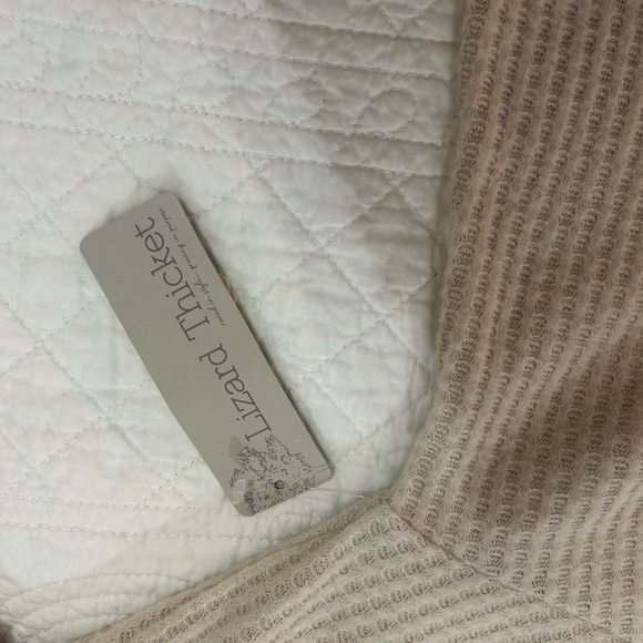 Lizard Thicket NWT Cream Puff Sleeve Blouse with Tie Front and Ribbed Texture - Picture 7 of 10